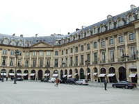 Idée de balade, promenade ou randonnée en famille avec des enfants : Paris - De la place Vendôme à l'Arc de Triomphe