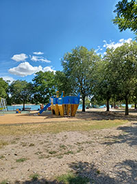 Balade en famille autour de Découverte du lac des Vannades, à Manosque, en s'amusant en famille ! dans le 04 - Alpes de Haute-Provence