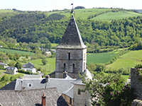 Balade en famille autour de Visite ludique de la cité médiéval de Sévérac-le-Chtâteau dans le 12 - Aveyron