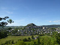 Idée de balade, promenade ou randonnée en famille avec des enfants : Sévérac-le-Château, aux sources de l\'Aveyron
