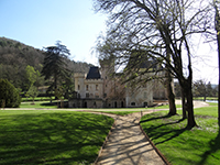 Balade en famille autour de Petite randonnée ludique en forêt en bordure du château de Campagne en Dordogne dans le 24 - Dordogne