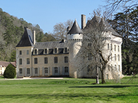 Balade en famille autour de Petite randonnée ludique en forêt en bordure du château de Campagne en Dordogne dans le 24 - Dordogne