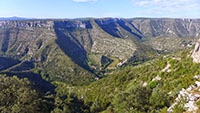 Balade en famille autour de Comme un jeu de piste dans le cirque de Navacelles, à la découverte des belvédères de Blandas dans le 30 - Gard