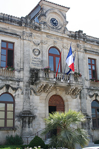 Balade en famille autour de Découverte ludique de Vauvert en famille dans le 30 - Gard