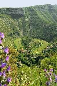 Idée de balade, promenade ou randonnée en famille avec des enfants : Cirque de Navacelles - Belvédère de la Baume Auriol